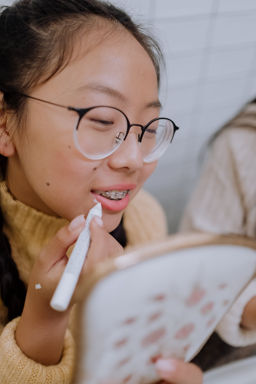Glamorous Science: Unlocking the Magic of Insulated Makeup Bags for Teens